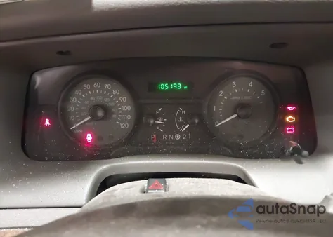 2008 Mercury Grand Marquis Gs z USA, uszkodzony, nr VIN 2MEFM74V88X604663